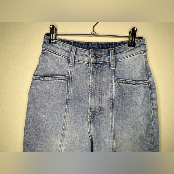 H&M Loose Fit High Rise Mom Jeans - Picture 5 of 10